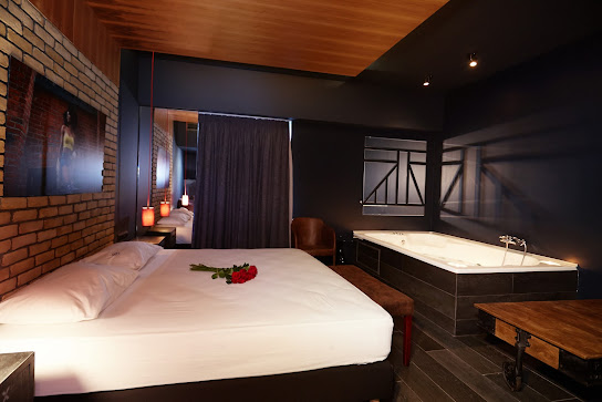 Crystal Blue Hotel Skaramagas - interior photo 4