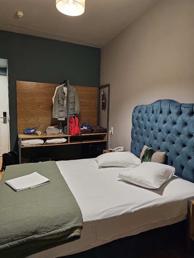 Queen Leriotis Hotel - interior photo 19