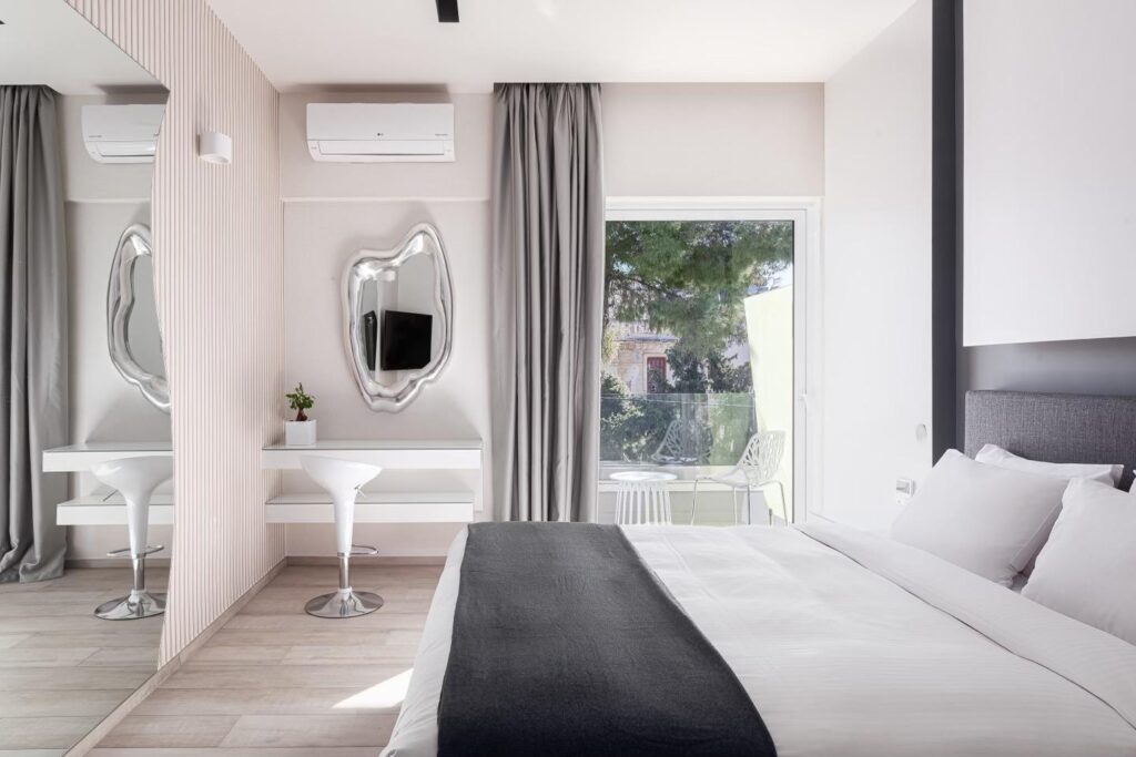Mirada Hotel - interior photo 7