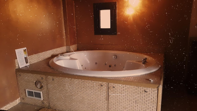 Chris Hotel - guest accommodation photo 3 of 18