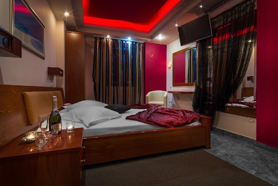 Markos Hotel - interior photo 4