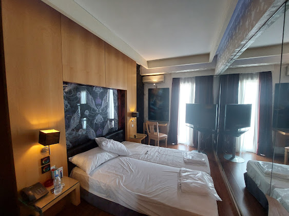 Olympic Hotel - property photo 2