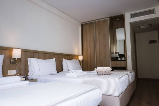 Piraeus Port Hotel - interior photo 4