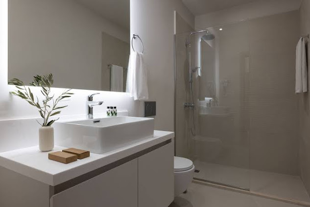 Port Tower Piraeus - interior photo 10