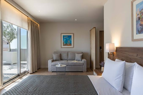 Port Tower Piraeus - interior photo 7