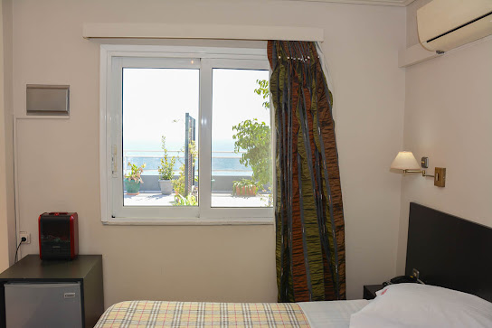 Scorpios Sea Side Hotel - interior photo 4